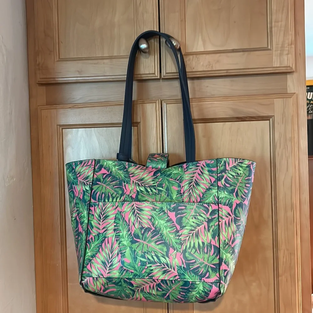 NWOT Tommy Bahama bag - Picture 4 of 15